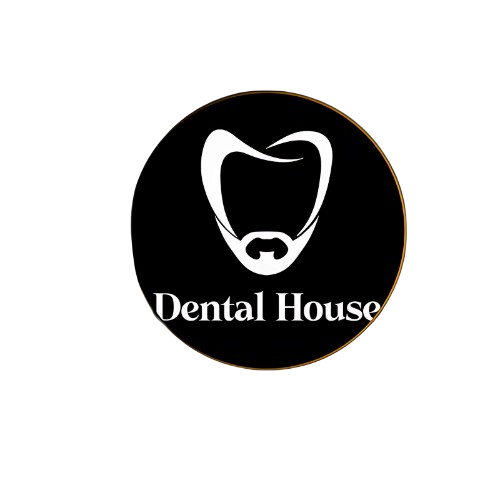 Photo de l'équipe du Master Smile Center réunie dans le hall d'accueil