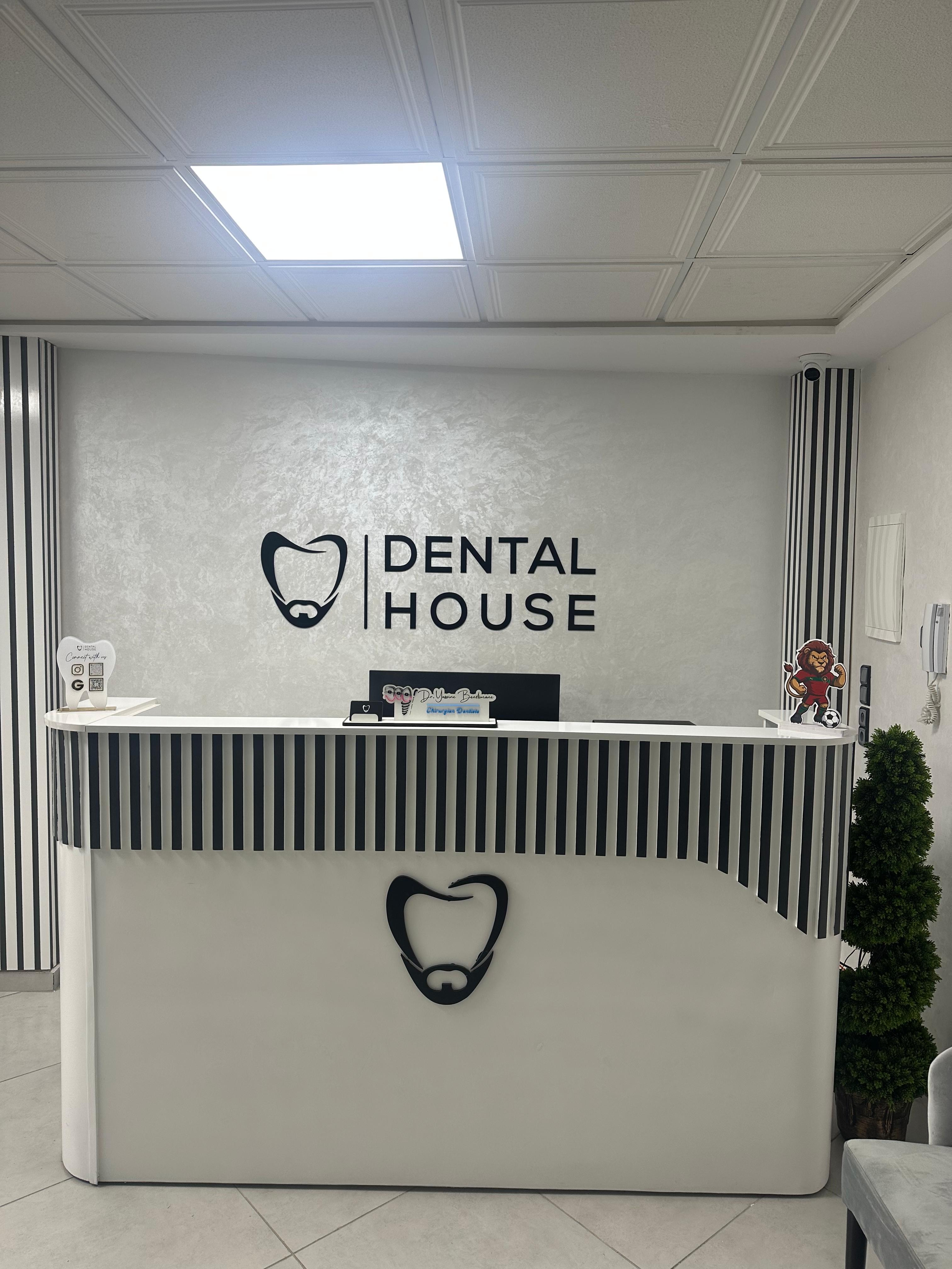 Image de la salle d'attente moderne et confortable du Master Smile Center